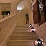 A La Maison