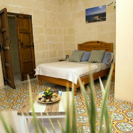 Bed & Breakfast A La Maison *