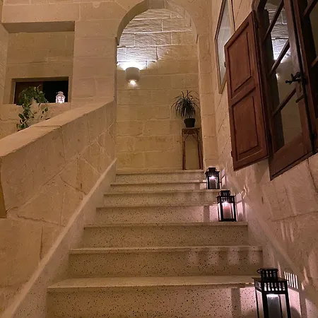 A La Maison