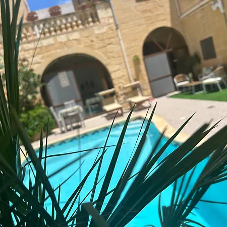 A La Maison